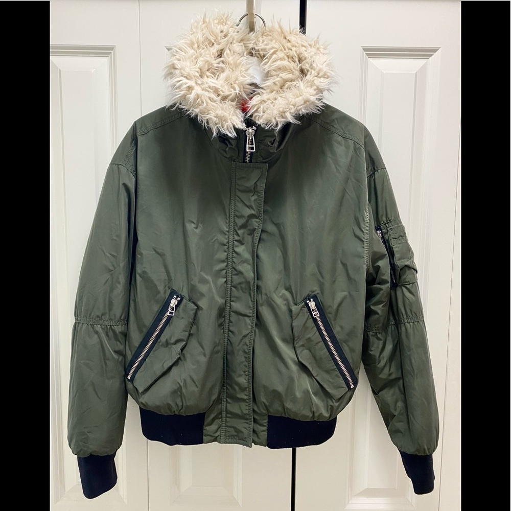 Aritzia Wilfred Free Winter Coat w/ Hood Women’s M